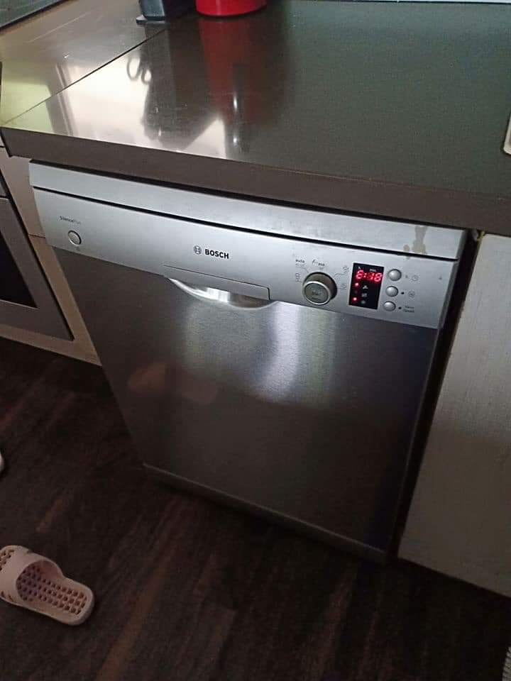 Máy rửa bát Bosch báo lỗi E18
